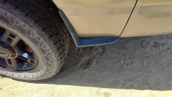 2005 Ford Explorer Driver Left Rear Moulding On Quarter Panel Oem — photo 2