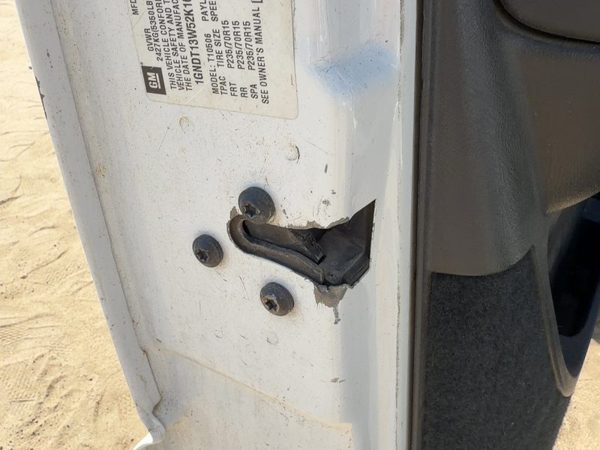 1995-2005 Chevy S10 Blazer Driver Left Front Door Latch With Rods/Cables Oem — photo 3
