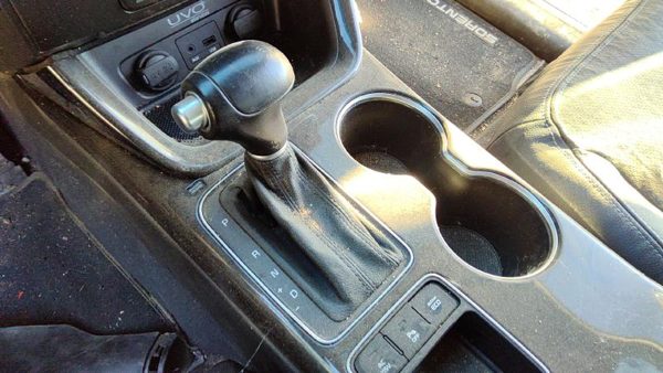 13-15 Kia Sorento Floor Shifter Lever Assembly Shift Unit Automatic Transmission — photo 1