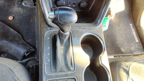 13-15 Kia Sorento Floor Shifter Lever Assembly Shift Unit Automatic Transmission — photo 2