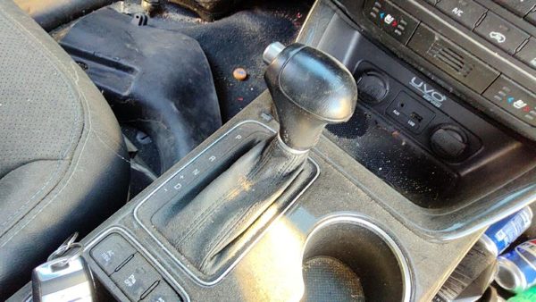 13-15 Kia Sorento Floor Shifter Lever Assembly Shift Unit Automatic Transmission — photo 3