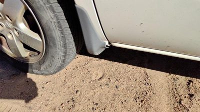 02-07 Dodge Caravan Driver Left Moulding From Fender Oem Trim Strip White Pw1