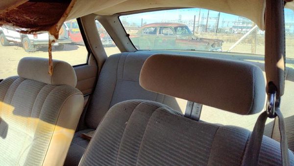 1984-1987 Ford Tempo Pair Of Front Headrests Oem Left Right Set Seat — photo 3