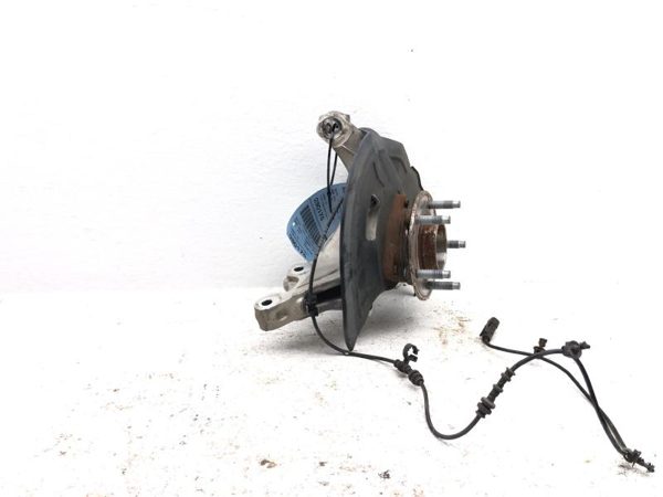 2018-2020 Buick Regal Driver Left Front Spindle Steering Knuckle With Wheel Hub — photo 2