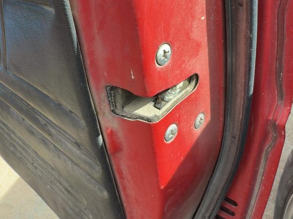 1987-1988 Toyota FX Passenger Right Front Door Latch with Rods Cables OEM — photo 3