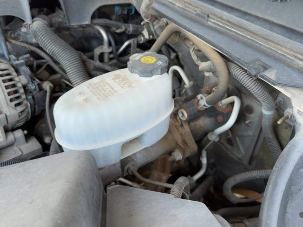 03-06 Suburban 1500 Power Brake Booster With Master Cylinder Pair Set Oem 5.3L — photo 3