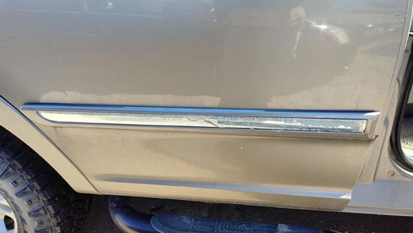 97-02 Expedition Passenger Right Rear Moulding From Door Back Trim Strip Arizona — photo 1