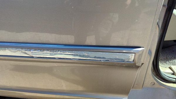 97-02 Expedition Passenger Right Rear Moulding From Door Back Trim Strip Arizona — photo 2