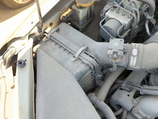 05-07 Legacy Outback Air Intake Cleaner Filter Box Housing With Tube 2.5L — photo 5