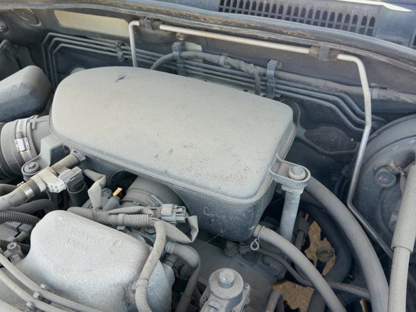 05-07 Legacy Outback Air Intake Cleaner Filter Box Housing With Tube 2.5L — photo 4