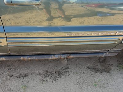 1999-2004 Jeep Grand Cherokee Passenger Right Front Moulding From Door Oem Green