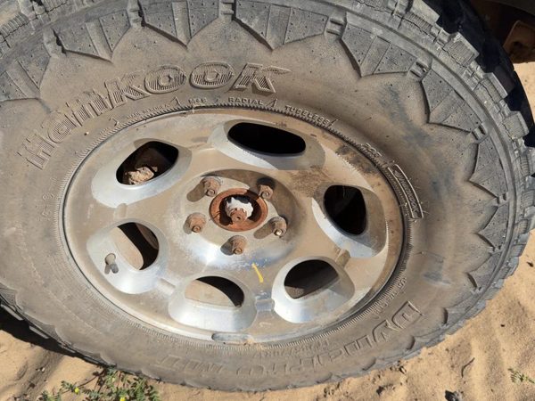 1998 Lincoln Navigator Wheel RH 1 — photo 2