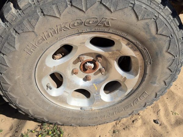1998 Lincoln Navigator Wheel RH 1 — photo 3