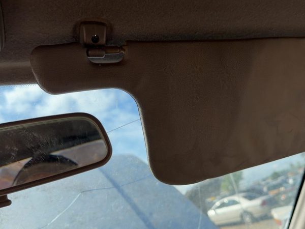 1988-1995 Isuzu Pup Passenger Right Sun Visor Oem Gray — photo 2