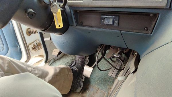 1992-1996 Gmc Van 3500 Lower Dash Under Column Knee Bolster Trim Panel Oem Blue — photo 4