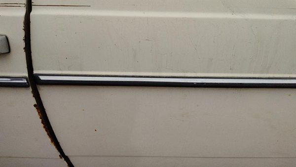79-85 Mercedes 300Td Driver Left Rear Upper Moulding From Door Back Trim Strip — photo 2