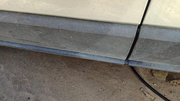 2004-2008 Chrysler Pacifica Driver Left Lower Front Moulding From Door Oem — photo 2