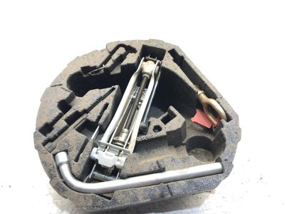 2001 Vw Jetta Spare Jack Kit Assembly With Tools And Mount Tray Oem