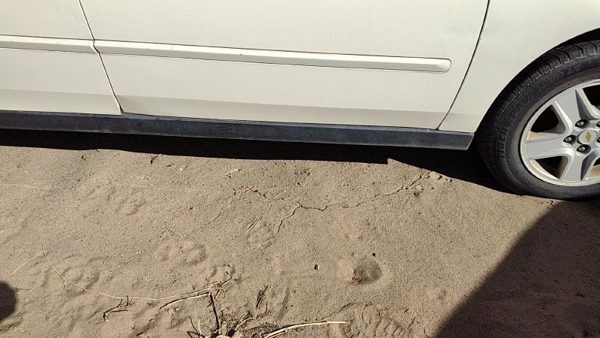 04-08 New Style Malibu Passenger Right Lower Rocker Panel Moulding Side Skirt — photo 3