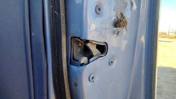1984 Deville Sedan Passenger Right Front Door Latch With Rods/cables Oem — photo 2