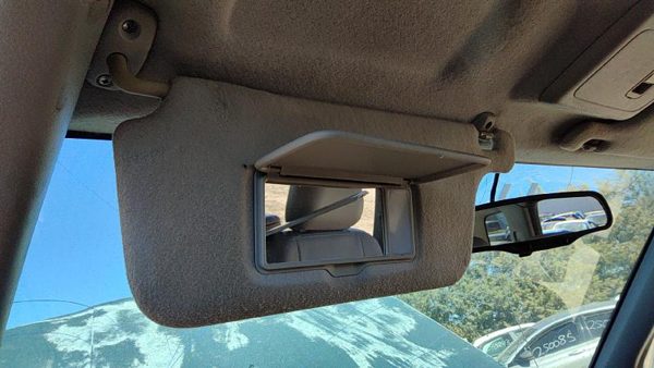 2000 2001 2002 Honda Passport Driver Left Sun Visor Oem Bge Beige — photo 3