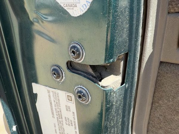 1995-2001 Chevy Lumina Driver Left Front Door Latch with Rods Cables OEM — photo 4