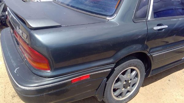 1991 Mitsubishi Galant Quarter Panel RH — photo 3