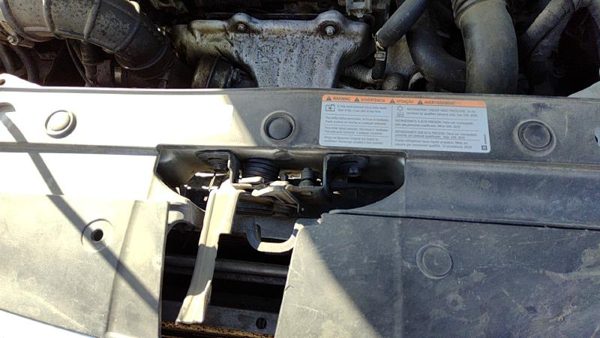 2011-2016 Chevy Cruze Hood Latch Assembly With Bracket Oem 95947422 — photo 1