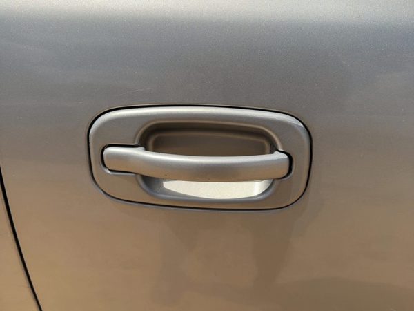 00-06 Suburban Passenger Right Rear Outside Door Handle Oem Back Pewter 11U — photo 3