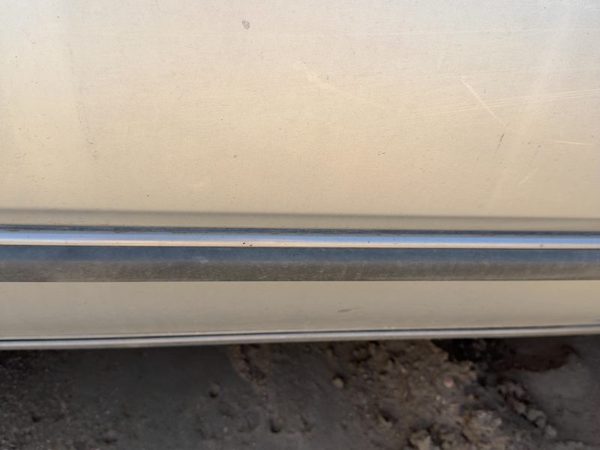 86-91 Olds 88 Passenger Right Rear Moulding From Door Oem Back Trim Strip — photo 2