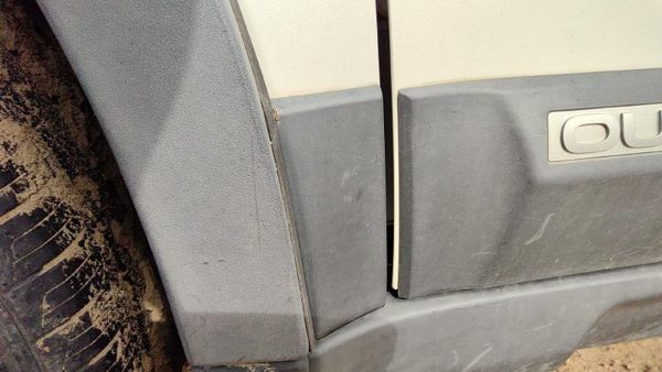2012 Subaru Legacy Fender Moulding LH — photo 5