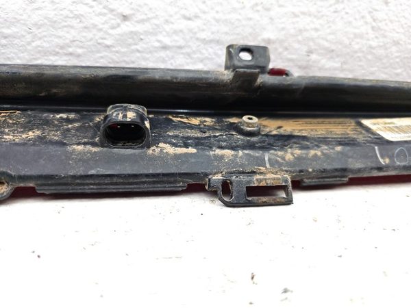 2004-2009 Cadillac Srx Third Brake Light Middle Lamp Oem — photo 18