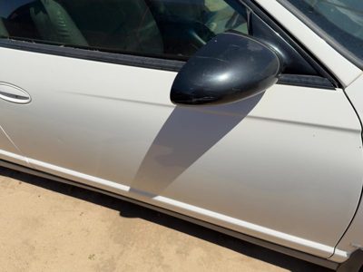 2006 Chevy Monte Carlo Front Door RH White 40U