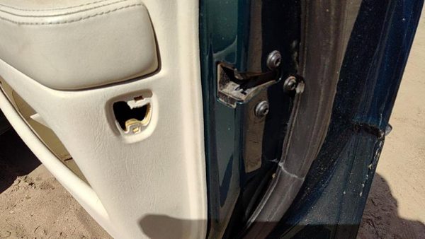 1998-2004 Cadillac Seville Passenger Right Front Door Latch With Rods/Cables Oem — photo 1