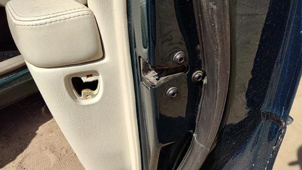 1998-2004 Cadillac Seville Passenger Right Front Door Latch With Rods/Cables Oem — photo 5
