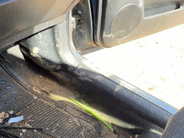 03-08 Toyota Matrix Xr Passenger Right Lower Kick Trim Panel Oem — photo 2