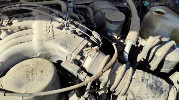 90-94 Nissan Pathfinder Throttle Body Valve Oem With Sensors 3.0L — photo 4