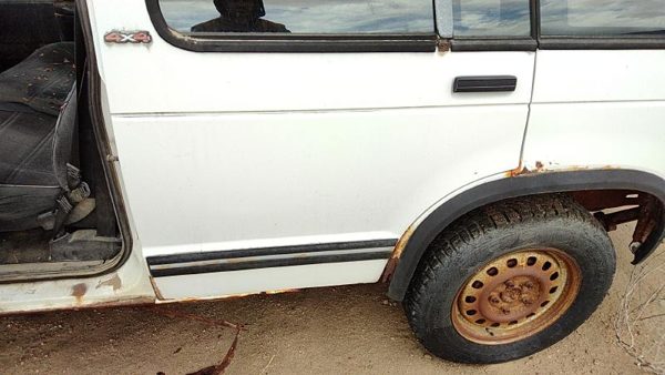 1993 Chevrolet S10 Blazer Rear Door LH White — photo 1