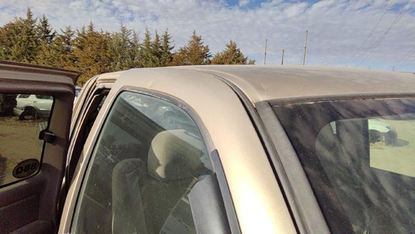 2004 Chevy Silverado 1500 Front Door RH 15U Sandstone Hail 15017224 — photo 2