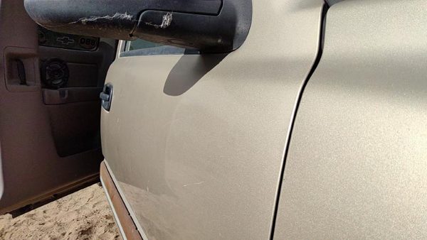 2004 Chevy Silverado 1500 Front Door RH 15U Sandstone Hail 15017224 — photo 5