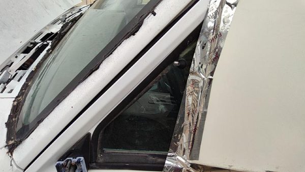 88-96 Jeep Cherokee Driver Left Front Vent Window Small Door Glass With Frame — photo 2