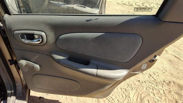 01-02 Neon Passenger Right Rear Door Trim Panel With Switches Back Gray B7L5 — photo 1