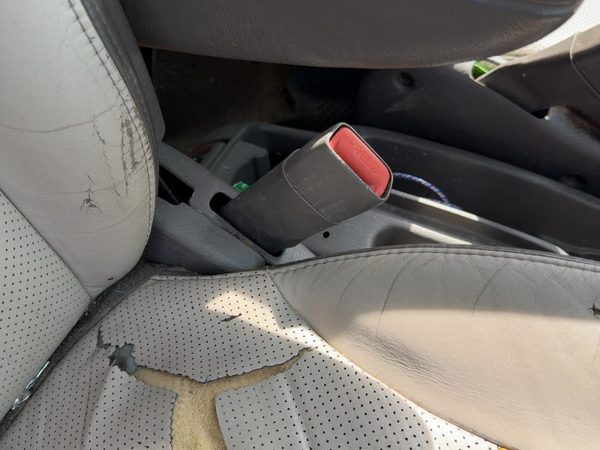 01-05 Pt Cruiser Passenger Right Front Seat Belt Buckle Receiver Taupe/Beige Fl — photo 5