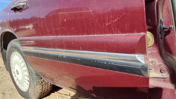 97-99 Lesabre Passenger Right Rear Moulding From Door Back Trim 51B Bordeaux Red — photo 4