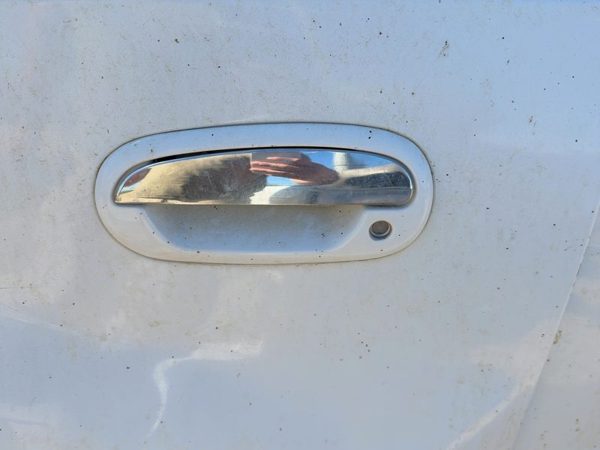 1998 Lincoln Navigator Outside Door Handle LH Oxford White Yz — photo 3