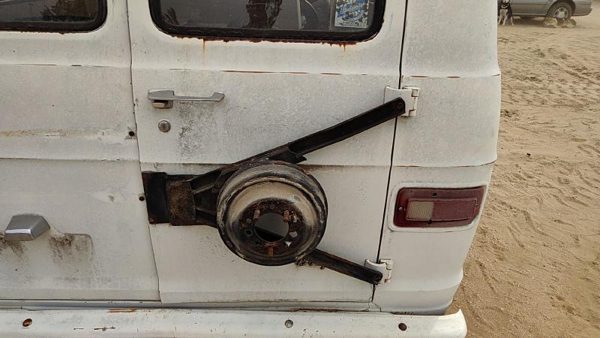 1974 Dodge Van Back Door RH White — photo 3