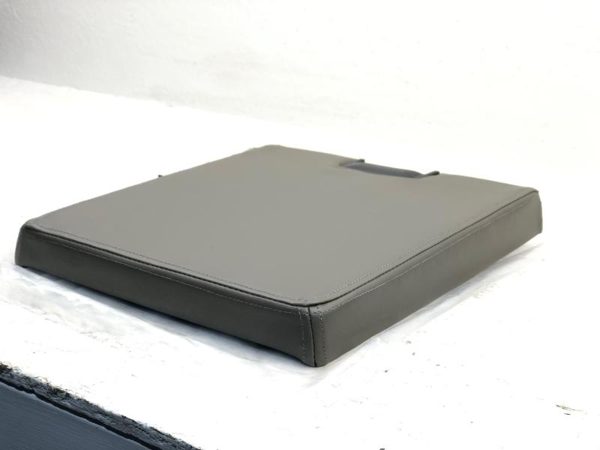 2011-2014 Chevy Silverado 1500 Center Console Lid Gray 20943731 — photo 1