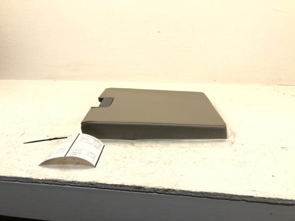 2011-2014 Chevy Silverado 1500 Center Console Lid Gray 20943731 — photo 8