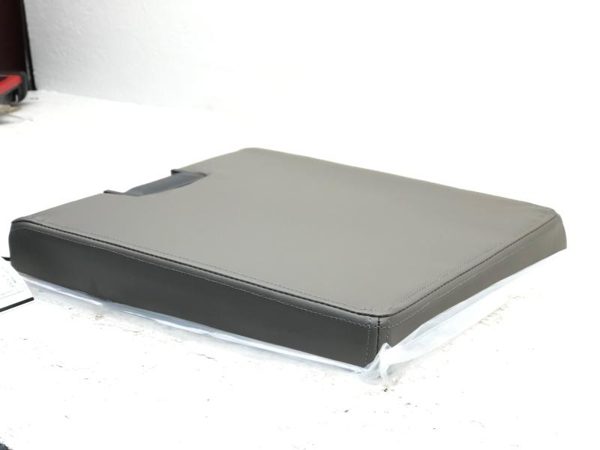 2011-2014 Chevy Silverado 1500 Center Console Lid Gray 20943731 — photo 9