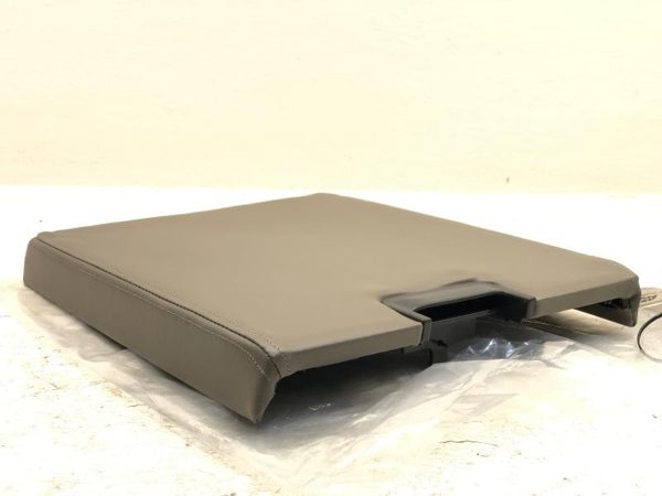 2011-2014 Chevy Silverado 1500 Center Console Lid Gray 20943731 — photo 5